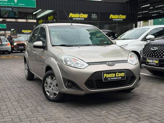 FORD FIESTA 1.6 MPI CLASS HATCH 8V FLEX 4P MANUAL FORD FIESTA 1.6 MPI CLASS HATCH 8V FLEX 4P MANUAL